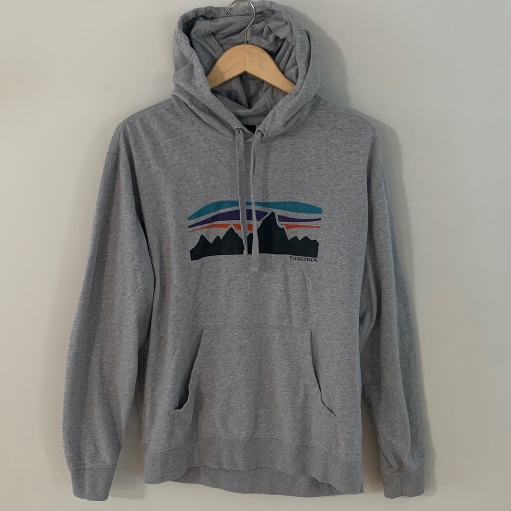 Patagonia Men’s Fitz Roy Banner Lightweight Pullover Hooded Sweatshirt Large